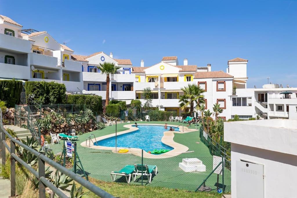 Beautiful 3 Bed Stylish & Cozy Apartment - Susanna Suite Mijas Luaran gambar