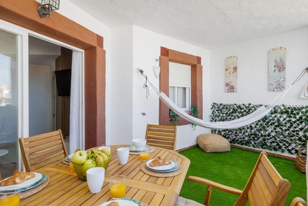 Beautiful 3 Bed Stylish & Cozy Apartment - Susanna Suite Mijas Luaran gambar